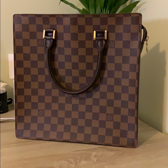 Louis Vuitton tote - Picture 4 of 5